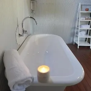 Murphy's Creek Hideaway Hotel